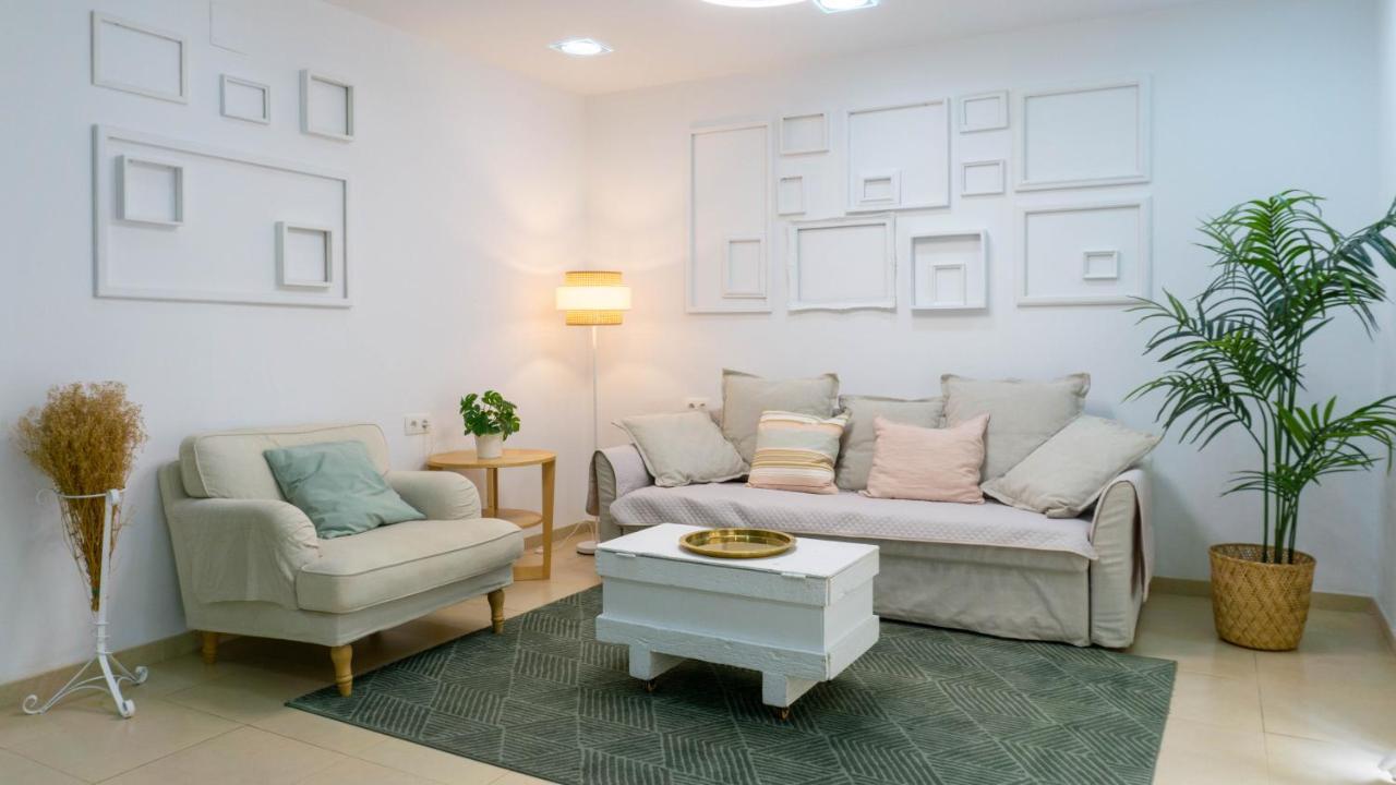 Apartment Caleta Beach Málaga Eksteriør billede