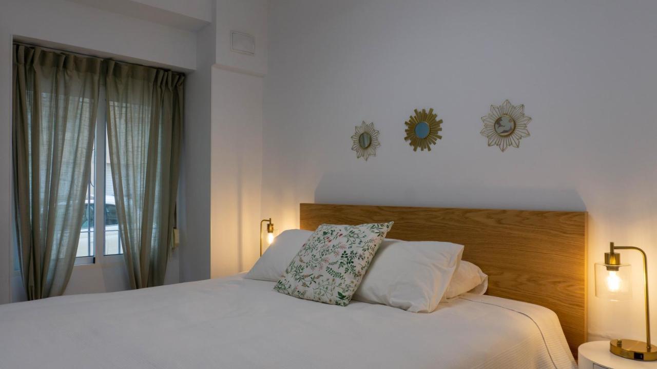 Apartment Caleta Beach Málaga Eksteriør billede