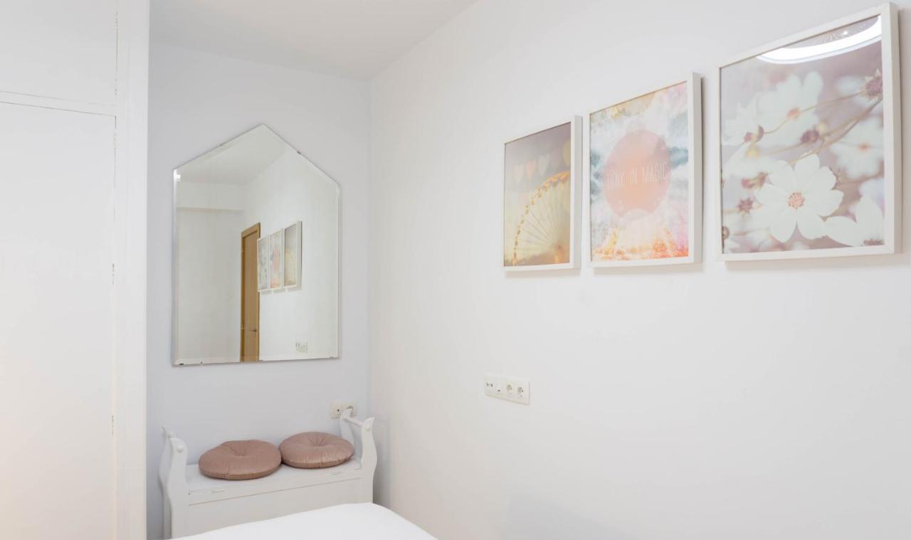 Apartment Caleta Beach Málaga Eksteriør billede