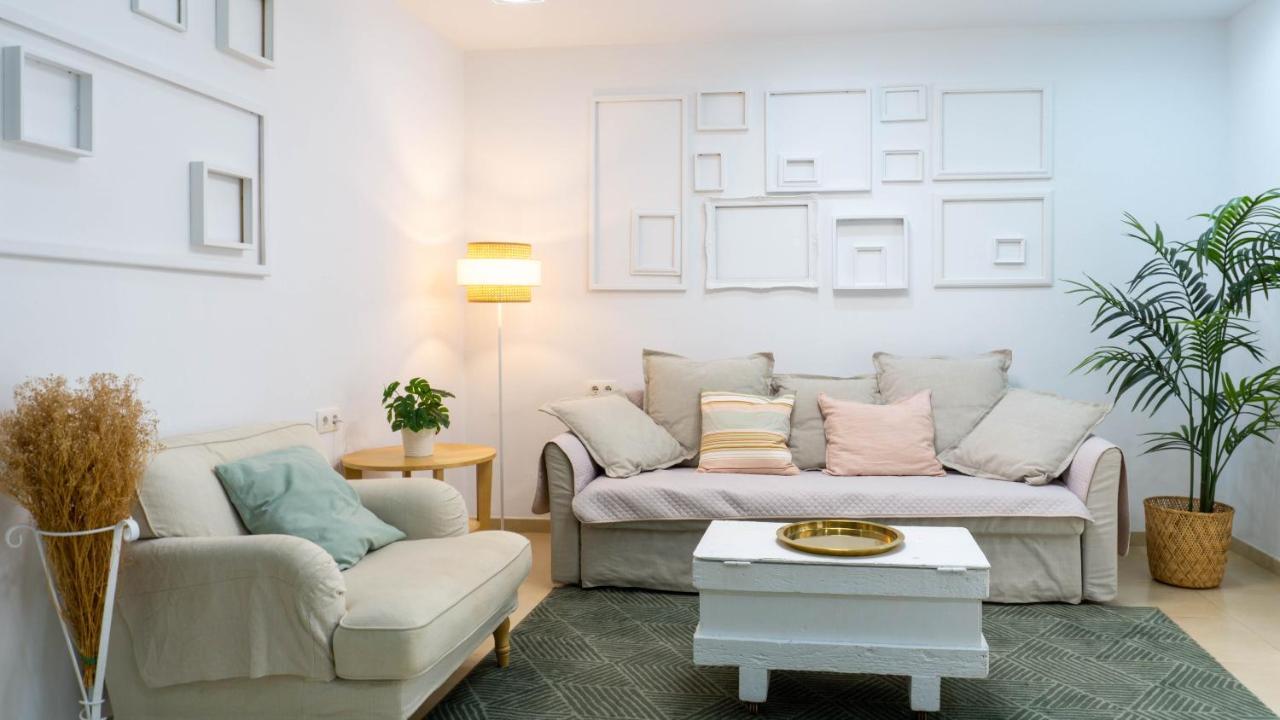 Apartment Caleta Beach Málaga Eksteriør billede