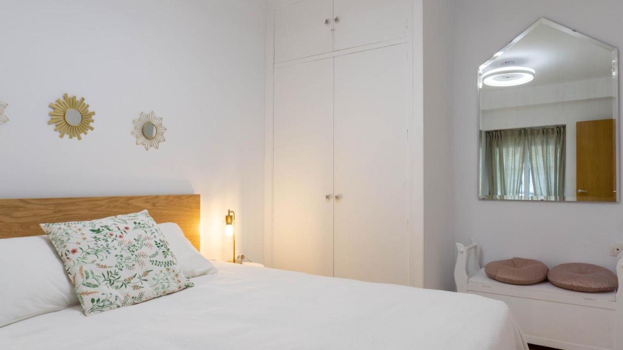 Apartment Caleta Beach Málaga Eksteriør billede