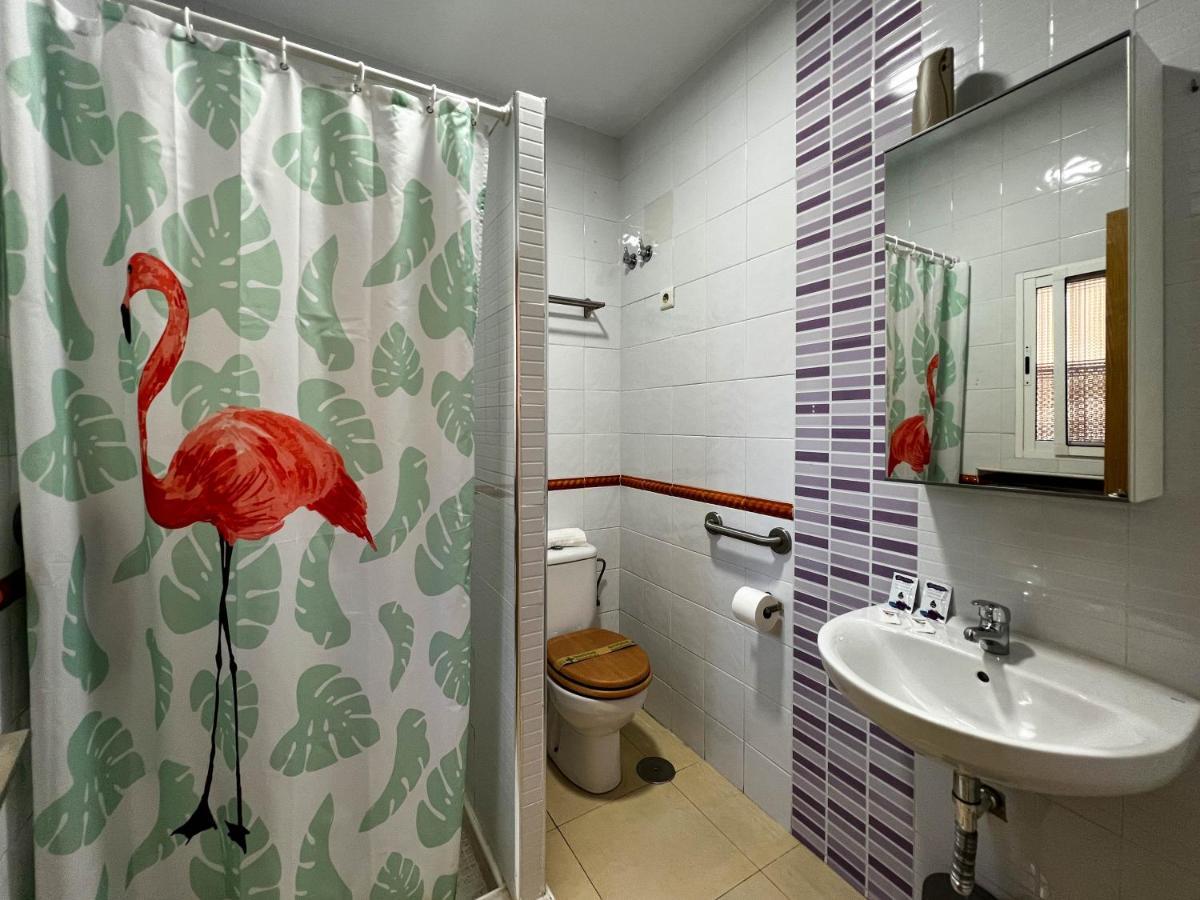 Apartment Caleta Beach Málaga Eksteriør billede