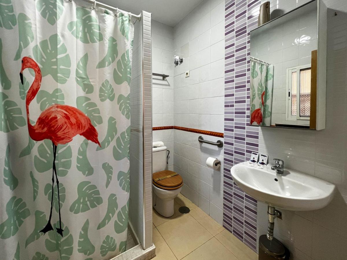 Apartment Caleta Beach Málaga Eksteriør billede