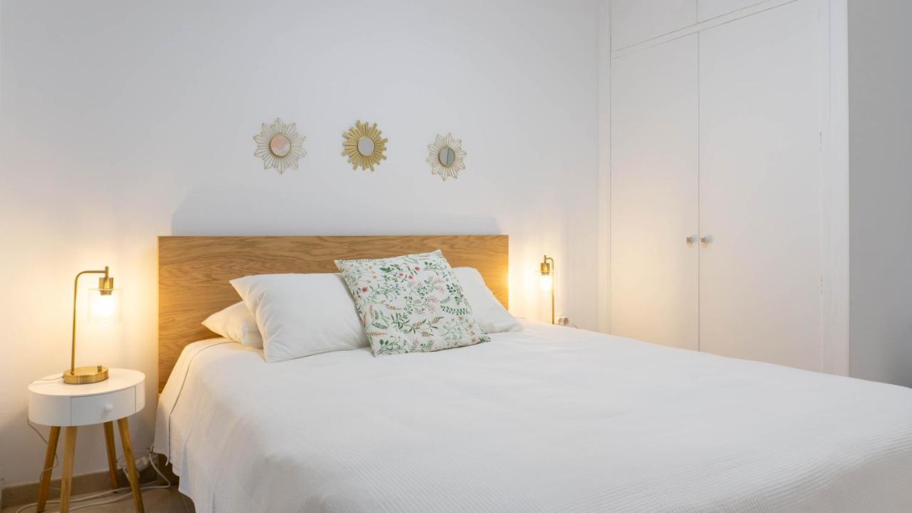Apartment Caleta Beach Málaga Eksteriør billede