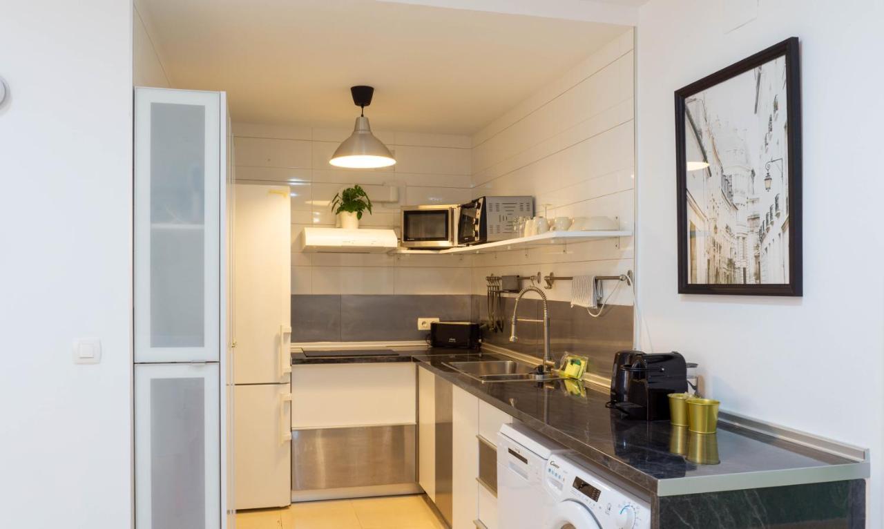 Apartment Caleta Beach Málaga Eksteriør billede