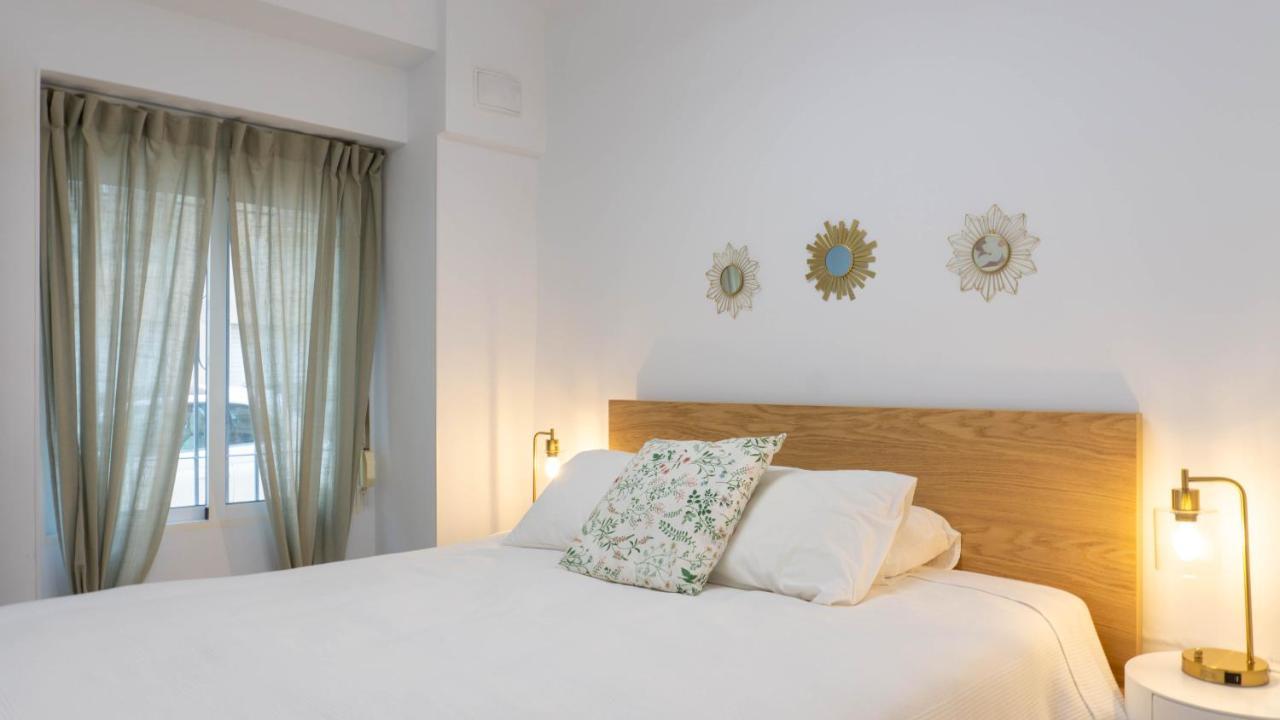 Apartment Caleta Beach Málaga Eksteriør billede